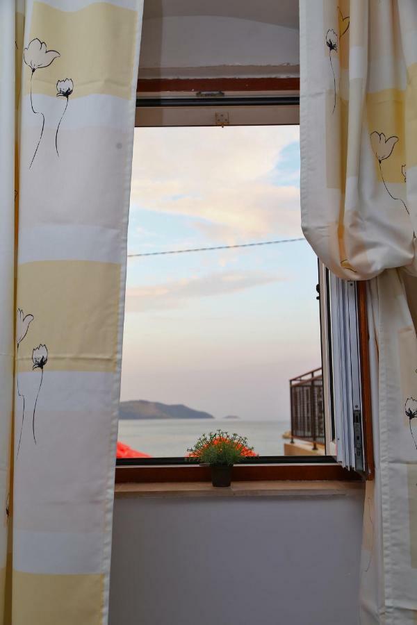 Tamaris Apartmani Herceg Novi Buitenkant foto